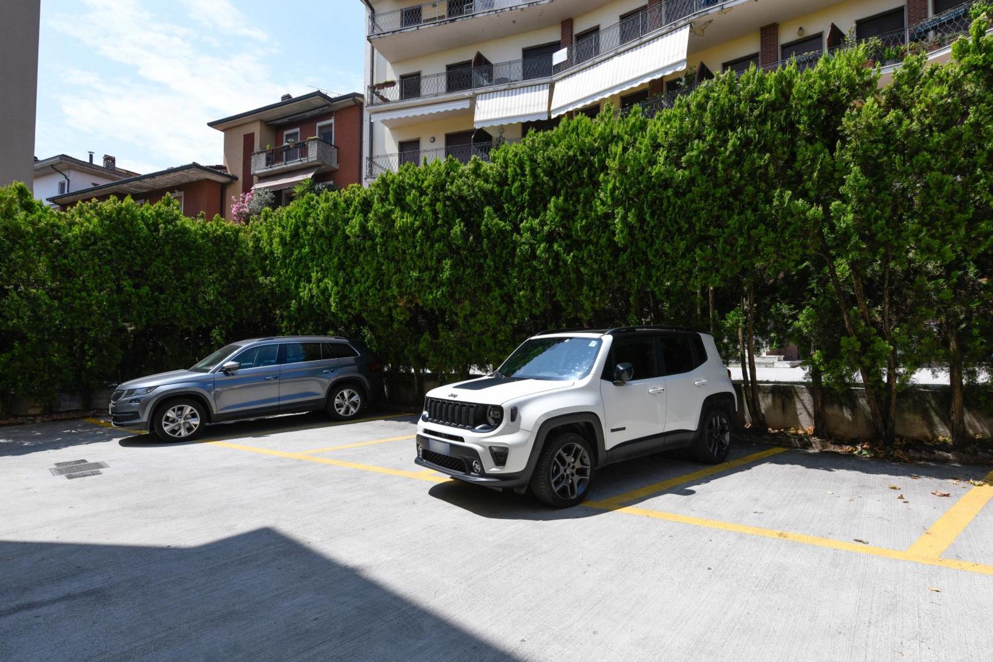 Hotel Aurora Desenzano del Garda Exterior photo